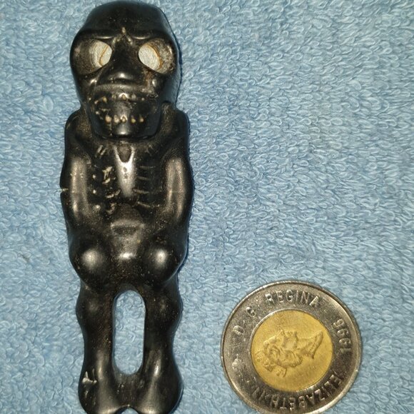 3’’ Vintage Hand Carved Genuine Magnetic Black Jade Skeleton Talisman Amulet - Picture 8 of 9